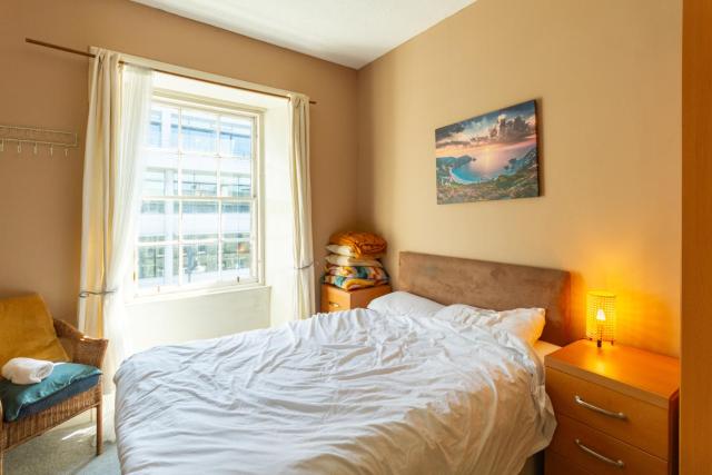 Charming 2BD Flat 10 Minutes to Edinburgh Castle