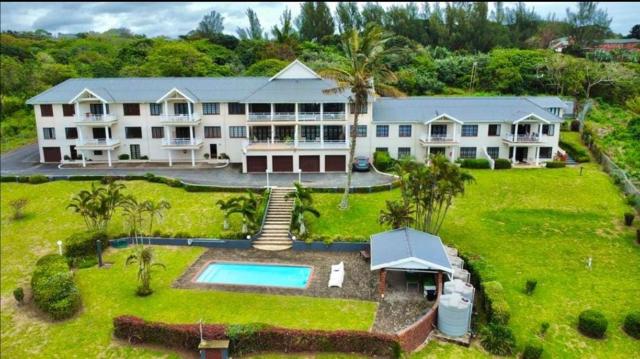 Barefoot Bay Pumula