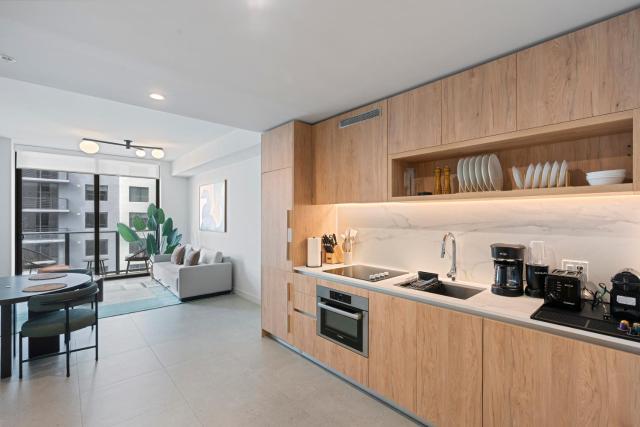 Downtown Condo Near Attractions with Pool and Gym
