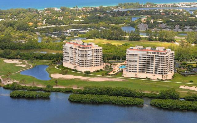 Grand Bay 336 by FVC