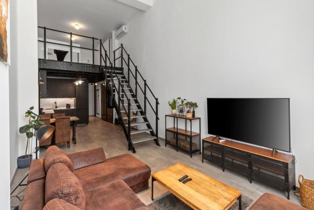 Industrial Loft Retreat w AC and Garage Parking