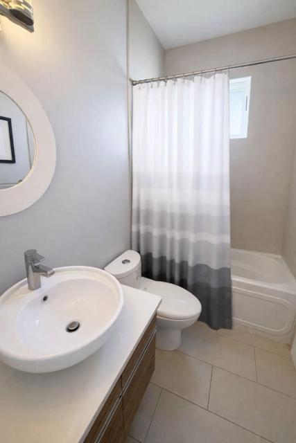 Cozy 1 Bedroom and 1 Bath Retreat Near Main S