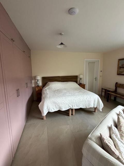 Private Superking-Twin ensuite with Kitchenette