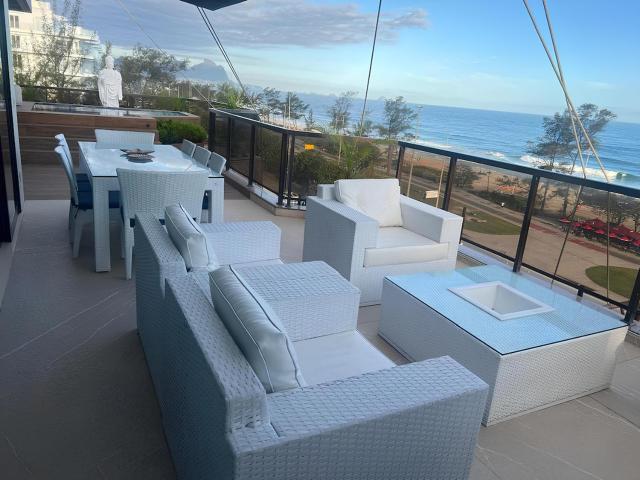Beautiful penthouse with pool facing-the-sea-