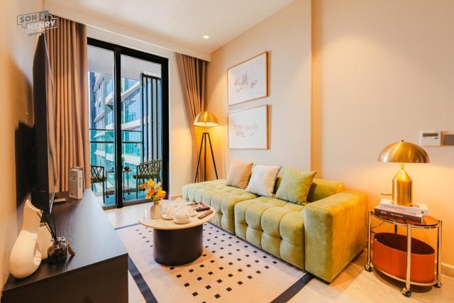 Son&Henry Lancaster Legacy District 1 - Luxury Apartments, Pool & Gym