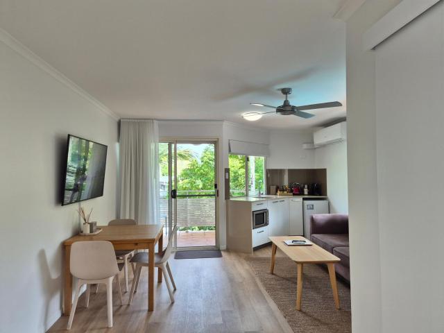 Noosa Sun - On the Noosa River