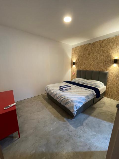 MAXi MaMa Room