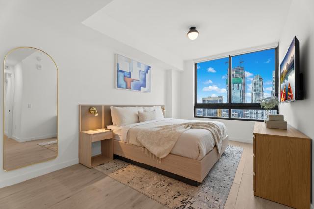 2BR 2BA Perfect Unit Free Parking