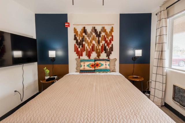 Chic Studio Retreat in Tolleson for 2 Guests