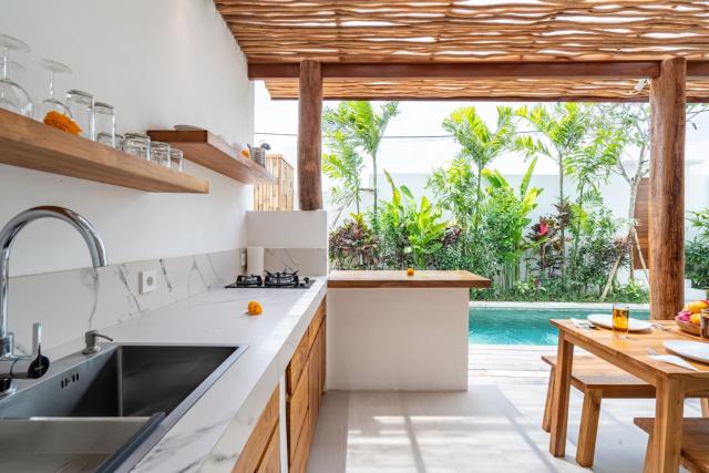 Villa Camille - Private 1BR Oasis with Pool in Nyanyi Beach
