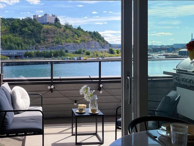 Unmatched Location - Front Row Fjord Apartment - 2 Bedrooms