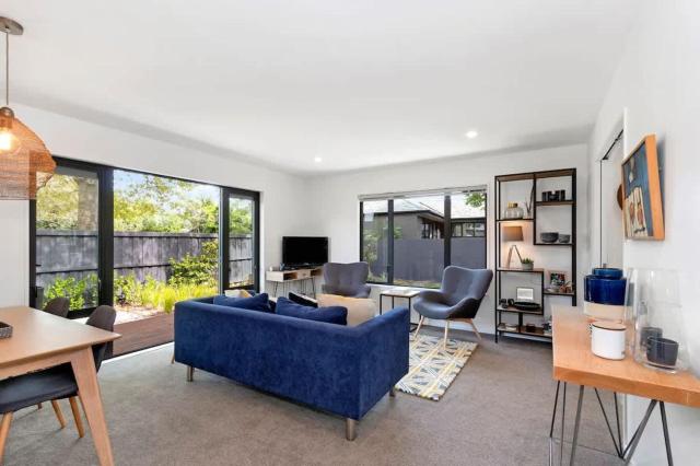 Merivale Village Apartment