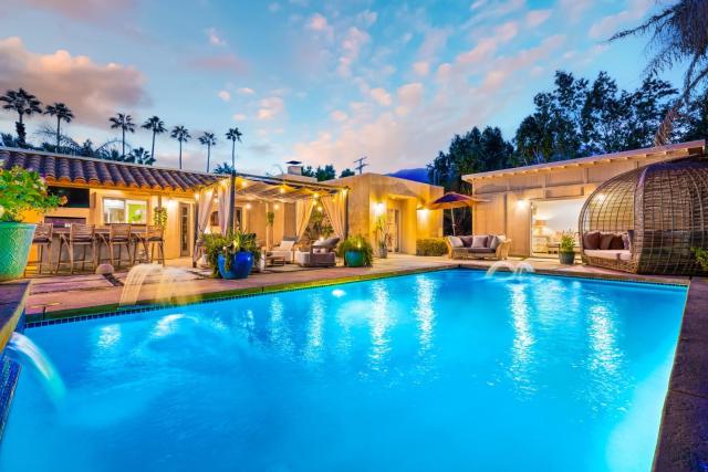 Great Reviews Beautiful Movie Colony Home PoolSpa
