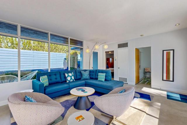 The Aluminum House - 2227