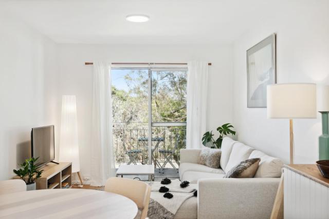Designer 2BR Apartment Near Scarborough Beach