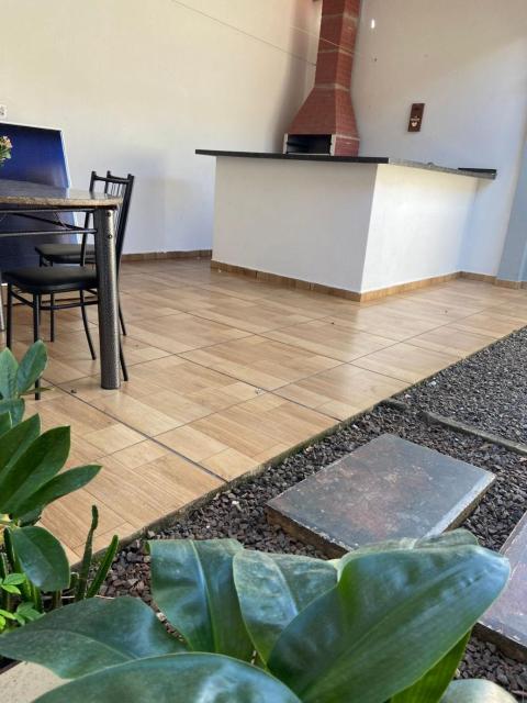 Casa confortável perto Paraguai e centro com área gourmet