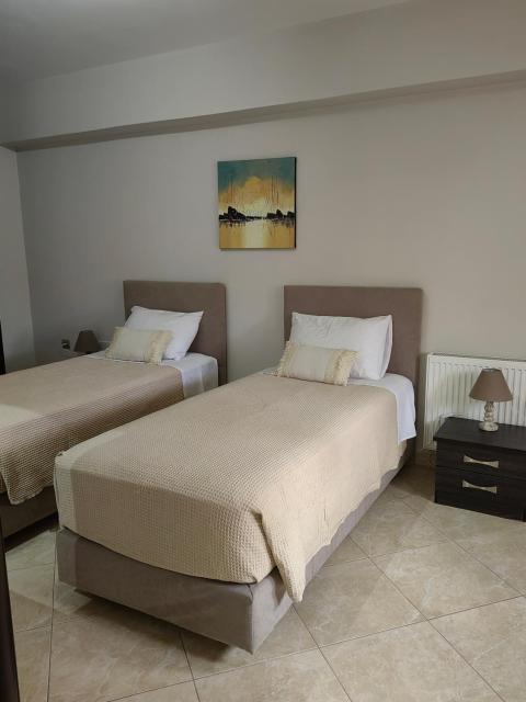 Spacious 2 bedroom apartment close to Lindos - sleeps 6 full air conditioning