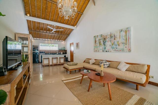 4BR villa w- private pool & garden view - Villa Kasono by TROPICALLY
