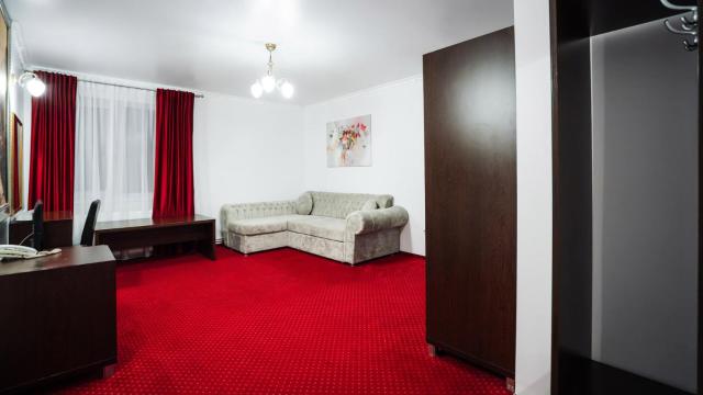 MAX International Hotel