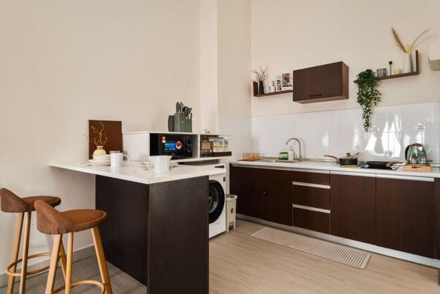 Cozy Luxe Suite KLIA Stay Netflix Pool & Gym
