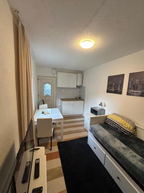 New Studio for 2 - Private Entrance
