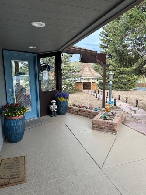 Columbine Inn