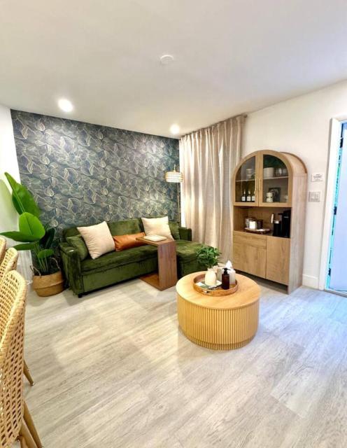 Casa Tropica Escape 2BR Near Beach & Airport