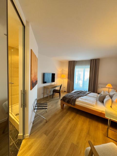 Plaza Rooms & Studios
