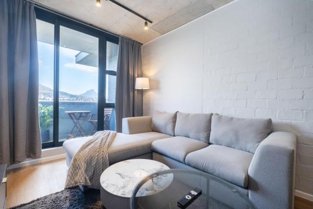 707 Riverlands - 2 Bedroom Apartment with Onsite Parking