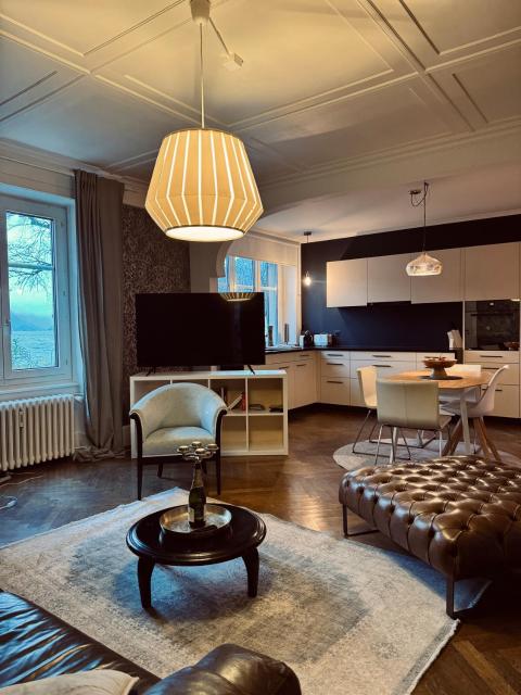 Atemberaubende Ferienwohnung direkt am See