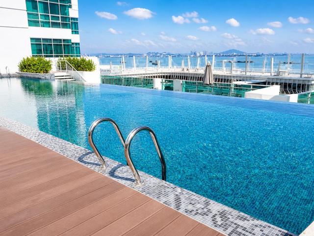 Lux Two-Bedroom Maritime Suites with Pool & Wifi 3A
