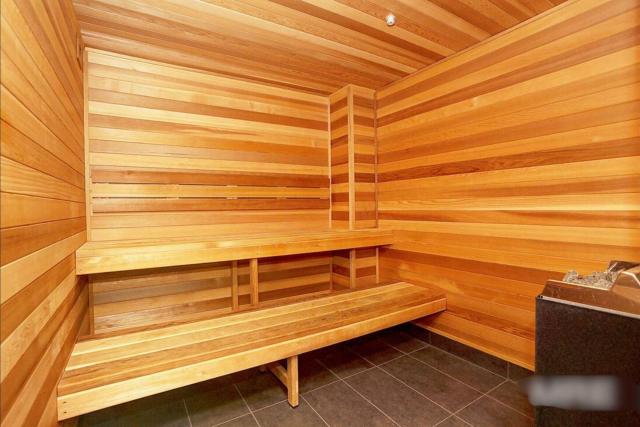 Luxury 2 Bedroom CBD Apartment in EQ Tower with Pool, Sauna and Gym