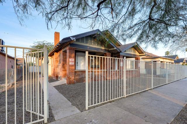 Walkable Phoenix 2-Unit Hub Near Chase Field!