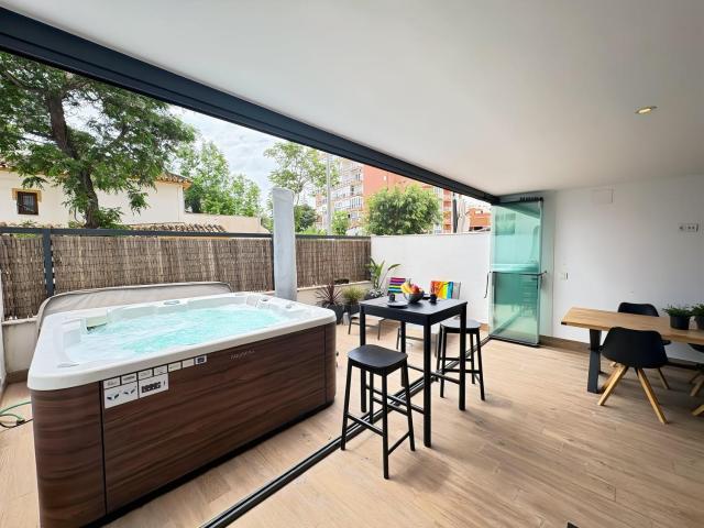 Terrace Private Jacuzzi - City Centre