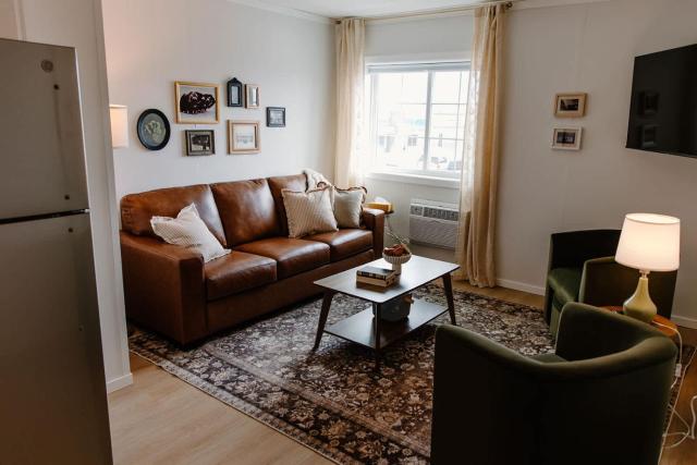 Large 1BR Loft in La Crete - Full Kitchen