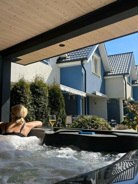 Domki Kapitańskie Lubiatowo z sauną i balią z jacuzzi