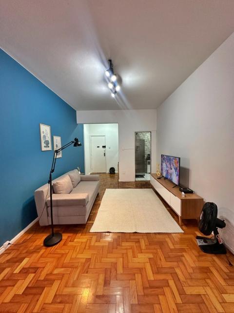 200 meters from the beach, the best area of Copacabana