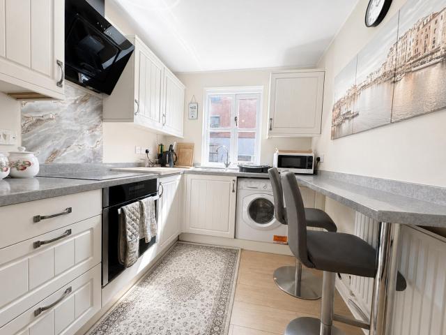 2 Bedroom Flat