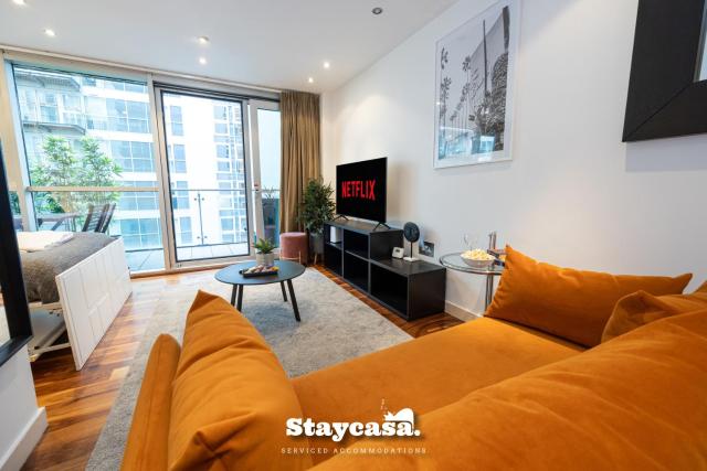 Sunset Haven Studio with Balcony and Free Parking