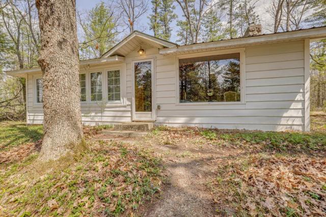 Blue Ribbon River Private Access! 18-Acre Escape