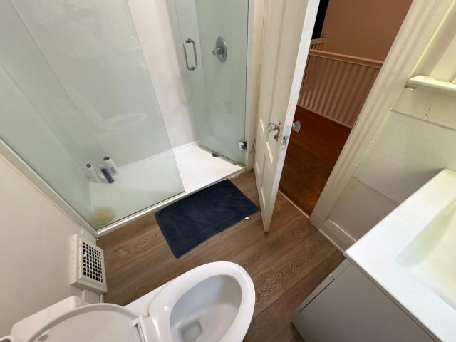 Vancouver Prime Location Room - Near YVR & Kits Beach - Free Parking