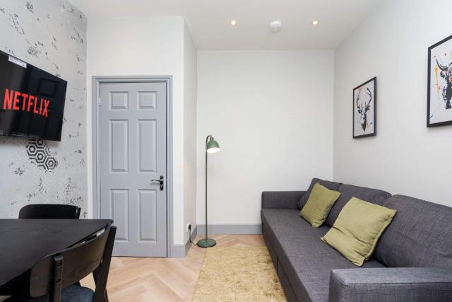 Edinburgh City Centre & Shore - Free Parking -WiFi
