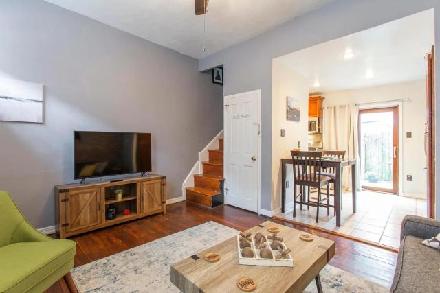Cozy rowhouse in the quiet Fairmount neighborhood