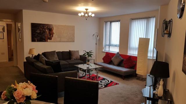 Comfy 2BD & 1BA City Centre Luxury with Free Parking