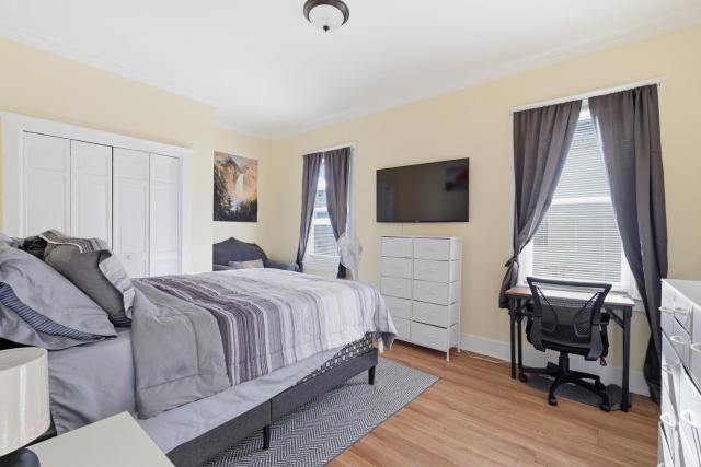 Furnished jewel