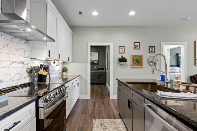 Spacious Vacation Homes with Private Hot Tubs near Chattanooga in Rossville, Georgia