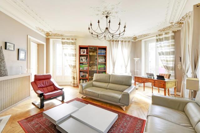 Luxe appartement des champs-Elysée