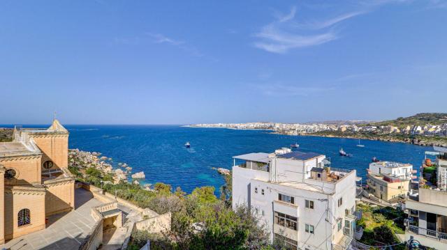 Scenic Seafront 3BR Residence by Mira Suites