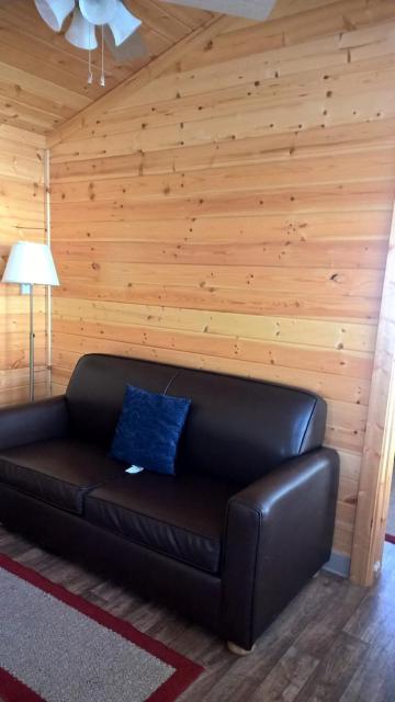 Lake Minden Camping Resort Cottage 1