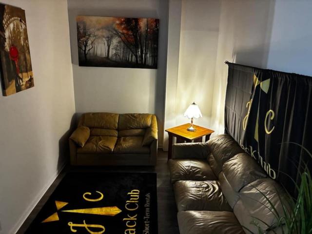 Stylish 3BR Schenectady Home. Steps from Rivers Casino. Pet-Friendly